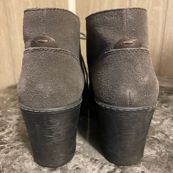 LIKE NEW Clarks Collection Gray Wedges - Picture 5 of 6